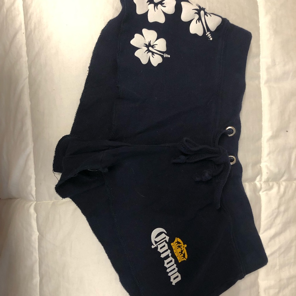 Corona shorts